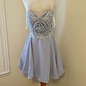 - Dancing queen strapless dress size medium
